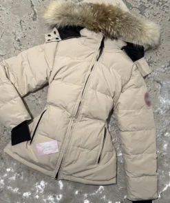women’s cream coats with Furs