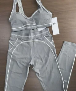 alo yoga clothing sale​