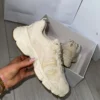 cream knit runners